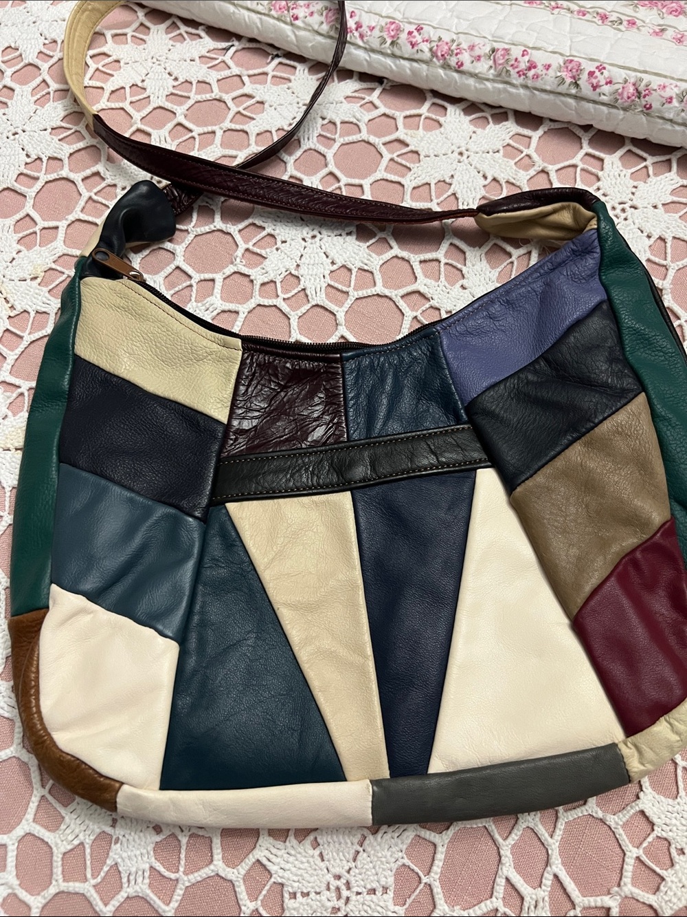 Patchwork Multicolor Leather Shoulder Bag - Elegant Everyday Style - Picture 4 of 5